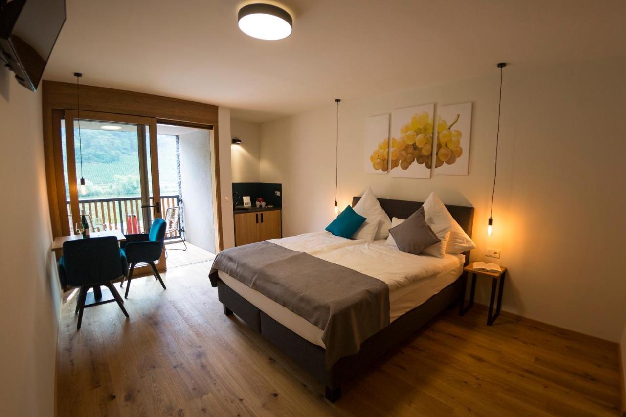 Rieslingquartier - Mosel Wein Hotel Kröv Esterno foto